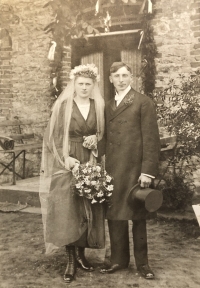 wedding of Heinr.Niedermeyer+AlwineSchacht 1921